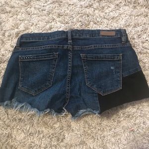 Blank nyc mid rise shorts size 26